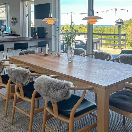 Beautiful In With House Sea View